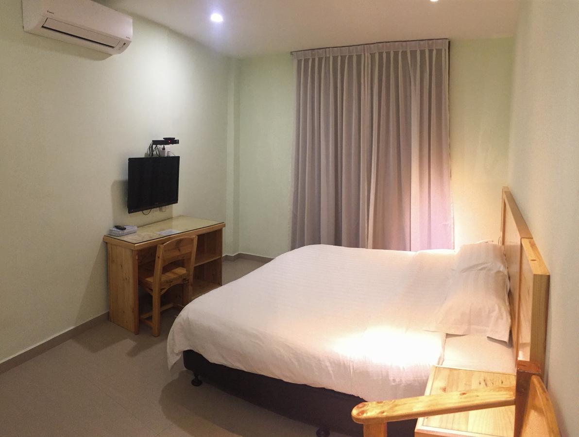 Semerah Garden Hotel Pontian Kecil Kültér fotó
