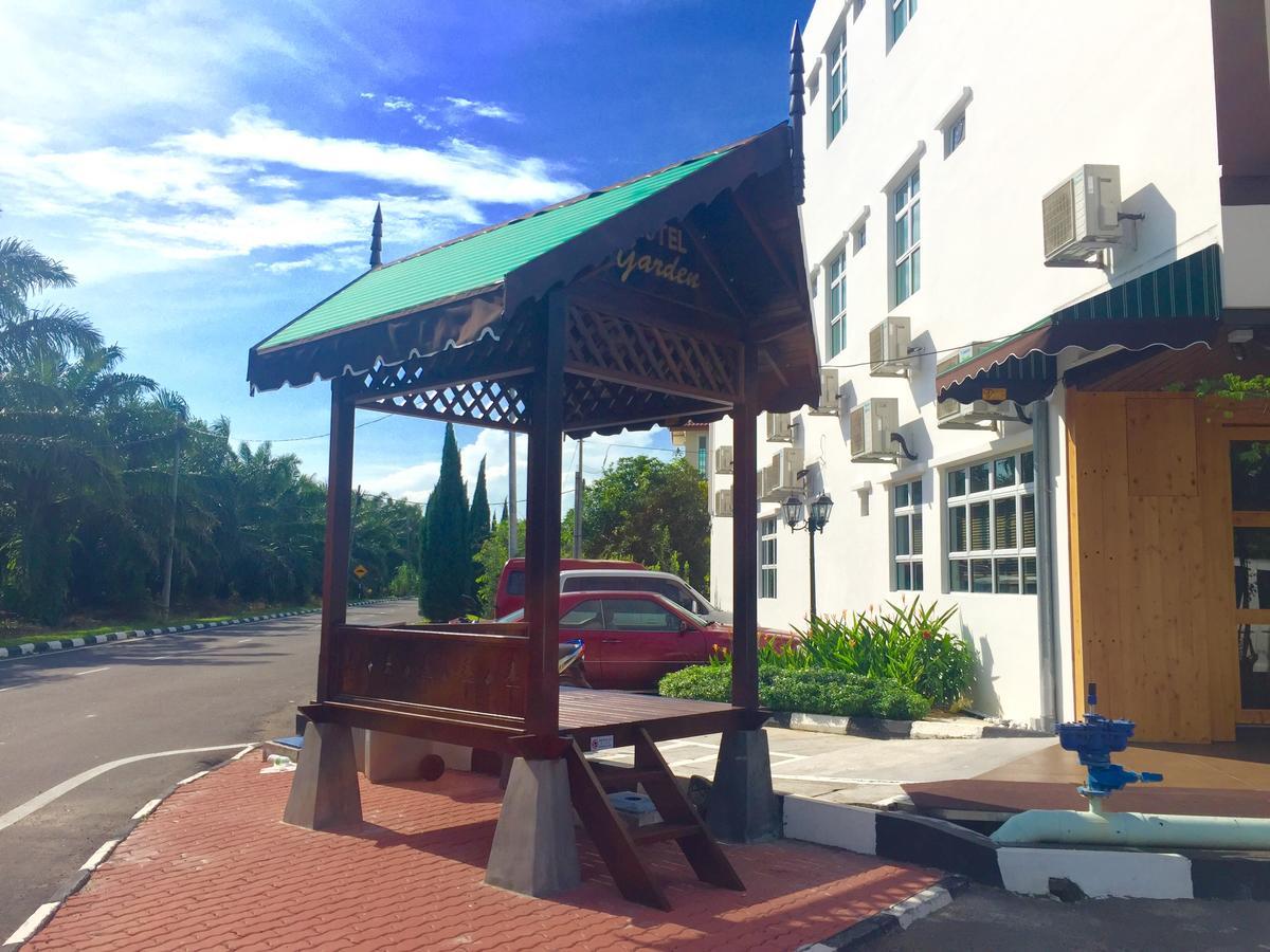 Semerah Garden Hotel Pontian Kecil Kültér fotó