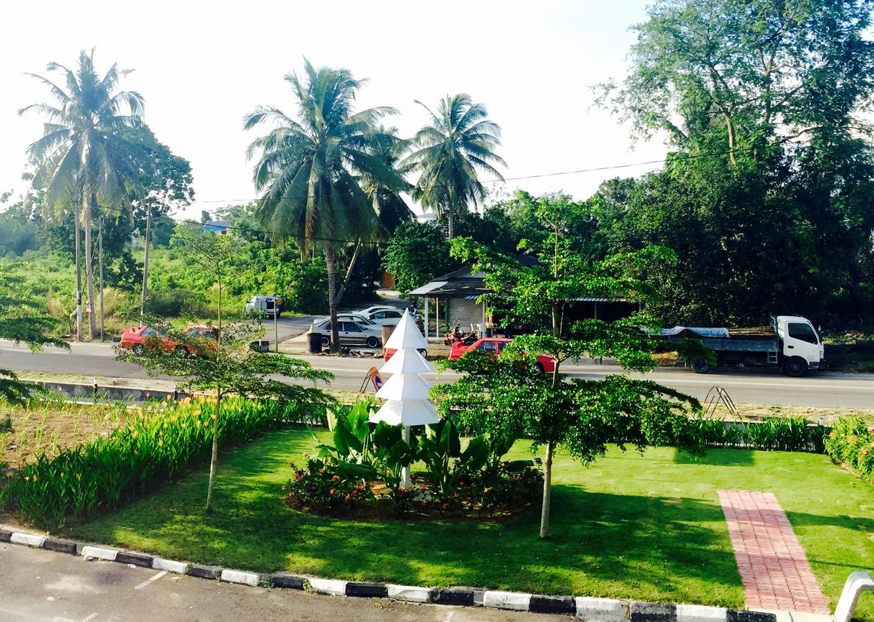 Semerah Garden Hotel Pontian Kecil Kültér fotó